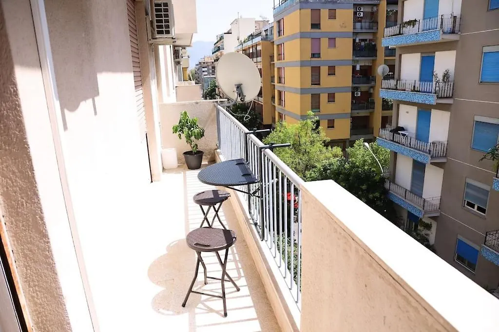 La Casa Del Maggiore, Tra Mare E Centro Lägenhet Palermo 0*,
